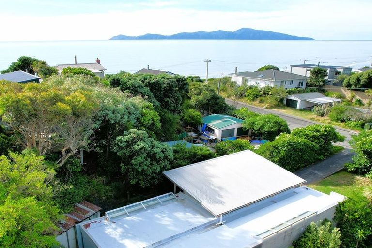 Photo of property in 4 Tangahoe Street, Paekakariki, 5034