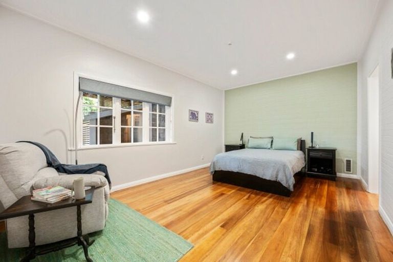 Photo of property in 5a Raroa Road, Kelburn, Wellington, 6012