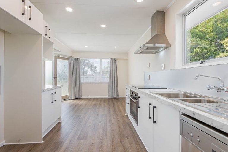 Photo of property in 20 Dunk Place, Milson, Palmerston North, 4414