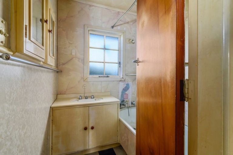 Photo of property in 2 Liane Place, Mangakakahi, Rotorua, 3015