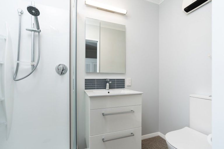 Photo of property in 8 Lethenty Way, Karori, Wellington, 6012