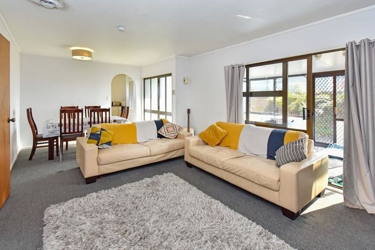 Photo of property in 2/60 Claude Road, Manurewa East, Auckland, 2102