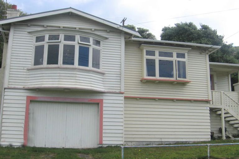 Photo of property in 105 Tauhinu Road, Miramar, Wellington, 6022