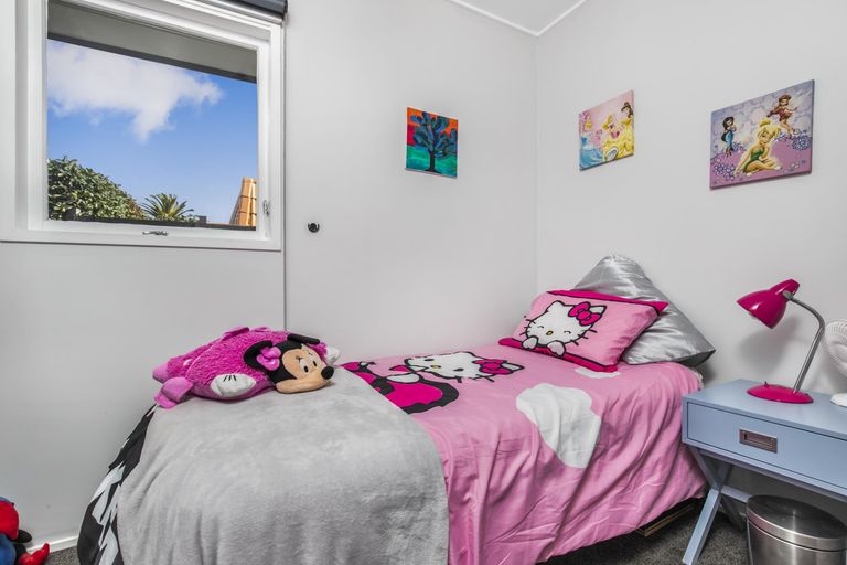 Photo of property in 17 Joyce Street, Pahurehure, Papakura, 2113