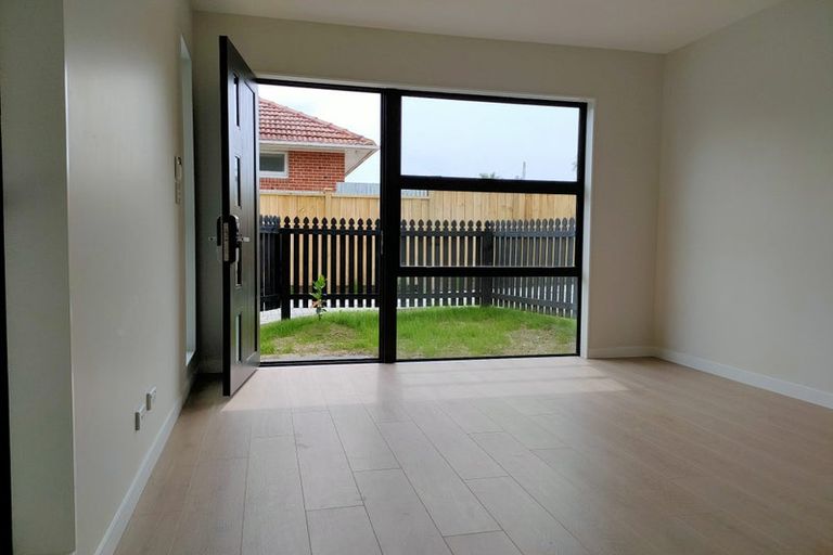 Photo of property in 1/21 Humphrey Kemp Avenue, Henderson, Auckland, 0612