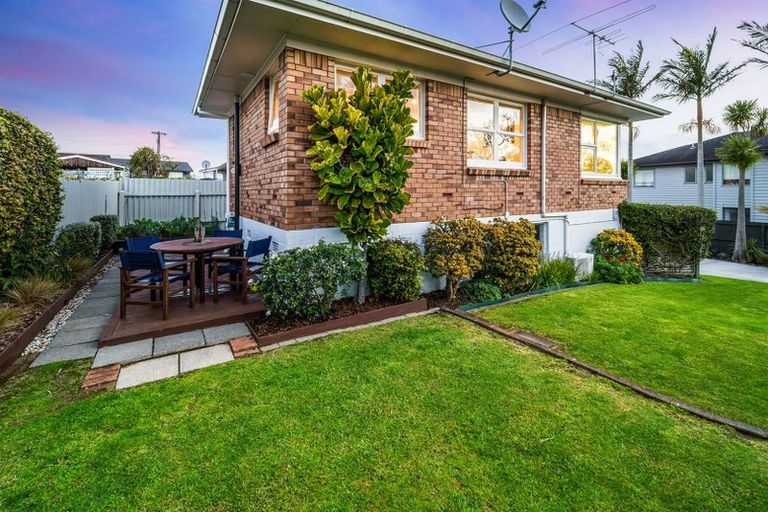 Photo of property in 3/3 Marsh Avenue, Forrest Hill, Auckland, 0620