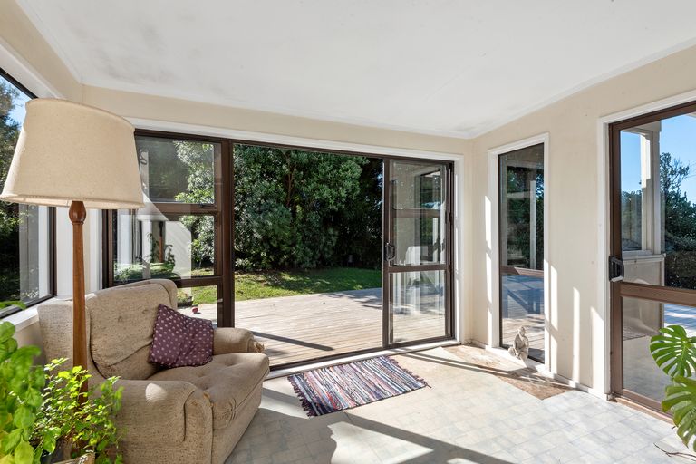 Photo of property in 18 Govan Wilson Road, Whangaripo, Warkworth, 0985