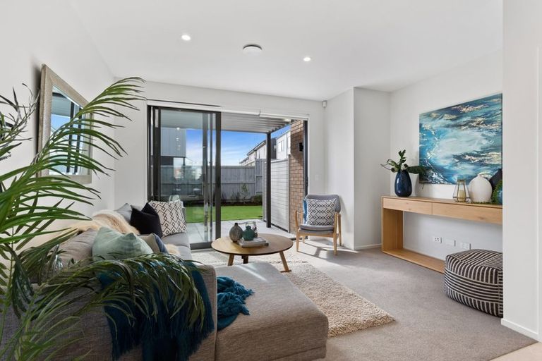 Photo of property in 38 Gosper Road, Takanini, 2112