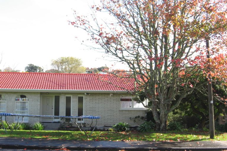 Photo of property in 72 Cheriton Road, Mellons Bay, Auckland, 2014