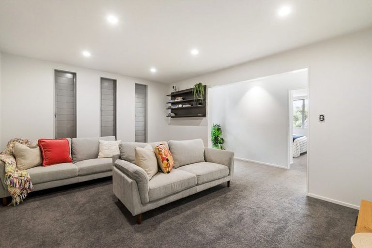 Photo of property in 14 Ilam Lane, Fairview Heights, Auckland, 0632