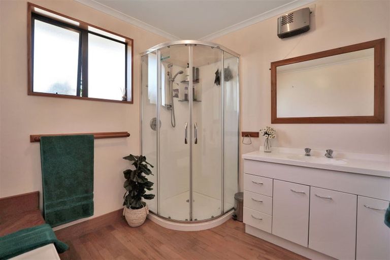 Photo of property in 10 Nixon Street, Tinwald, Ashburton, 7700