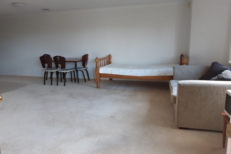 Photo of property in 34 Mulgan Way, Browns Bay, Auckland, 0630