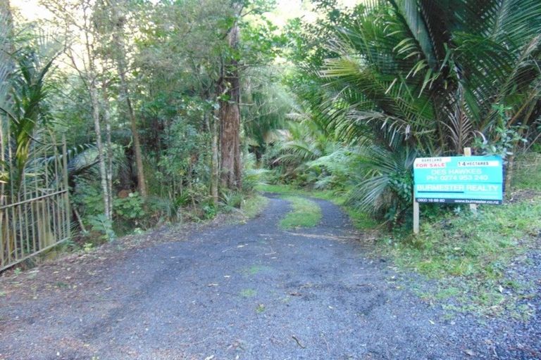 Photo of property in 118 Opanuku Road, Henderson Valley, Auckland, 0612