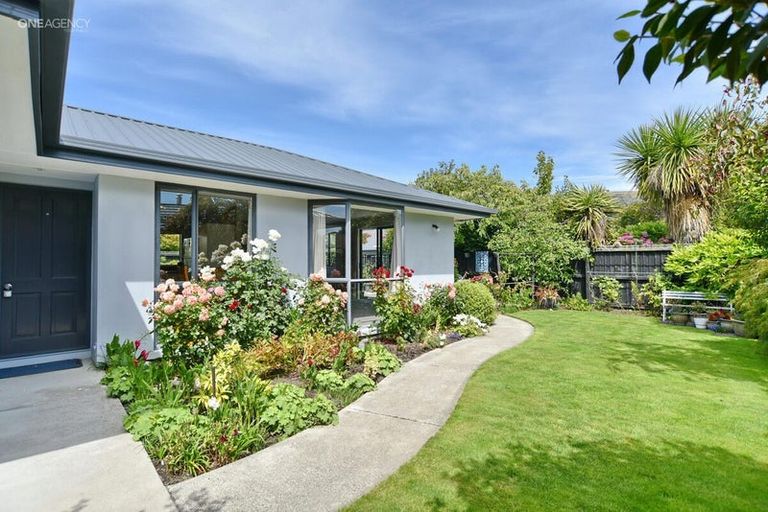 Photo of property in 10a Wendy Place, Heathcote Valley, Christchurch, 8022