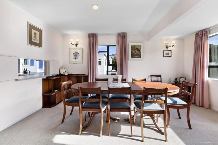 Photo of property in 32a Agra Crescent, Khandallah, Wellington, 6035