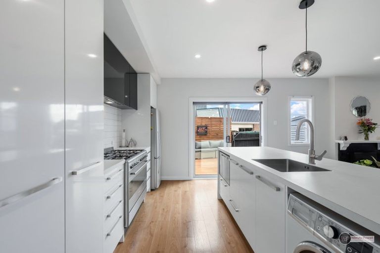 Photo of property in 44 Hardy Street, Waterloo, Lower Hutt, 5011