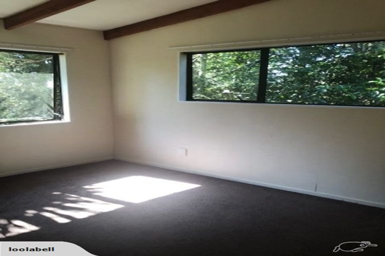 Photo of property in 62 Ngarahana Avenue, Paremoremo, Auckland, 0632