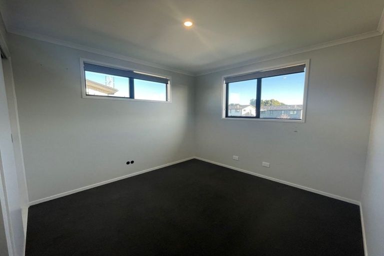 Photo of property in 27 Discovery Place, Marfell, New Plymouth, 4310