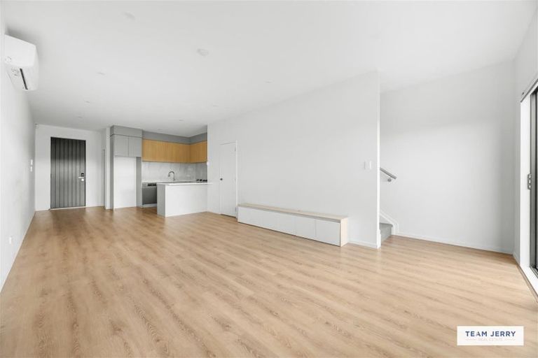 Photo of property in 63 Whare Kauri Road, Papakura, 2110