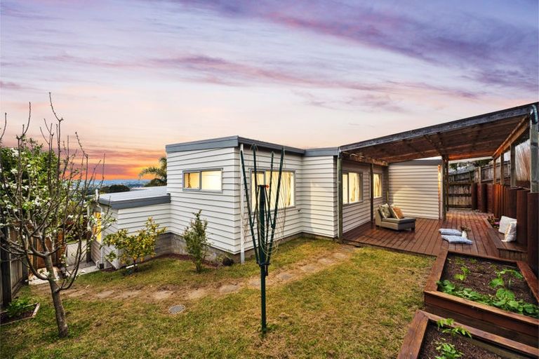 Photo of property in 9 Cityview Place, Massey, Auckland, 0614