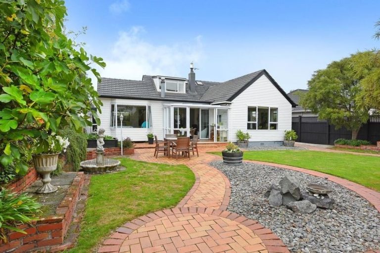 Photo of property in 9 Oak Street, Ebdentown, Upper Hutt, 5018