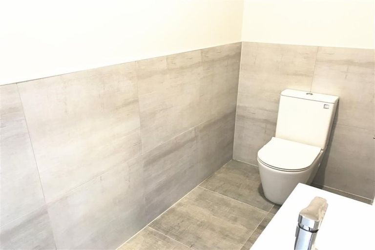 Photo of property in 6c Seaview Road, Milford, Auckland, 0620