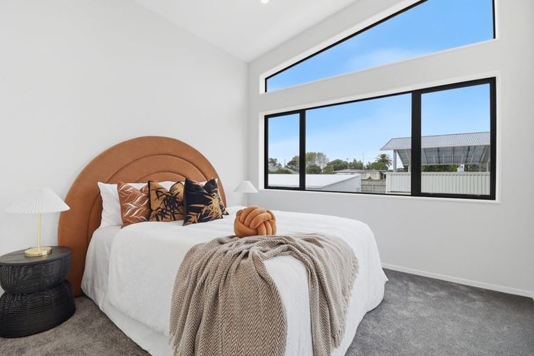 Photo of property in 2/7 Tapu Road, Huapai, Kumeu, 0810