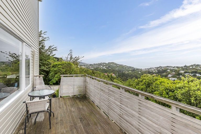 Photo of property in 3a Chancellor Way, Crofton Downs, Wellington, 6035