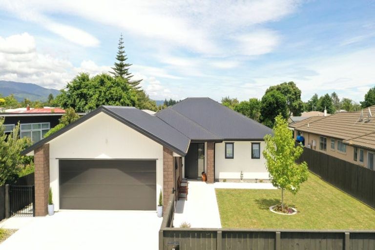 Photo of property in 6 Fuller Close, Levin, 5510