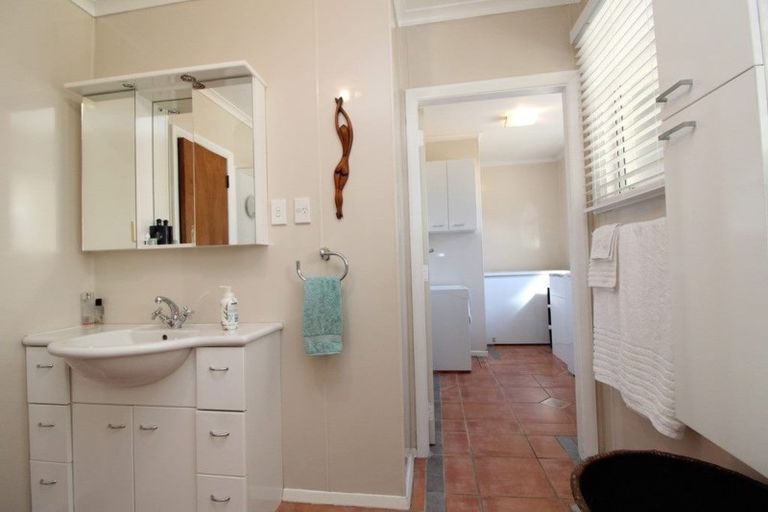 Photo of property in 83 Broadway, Stratford, 4332