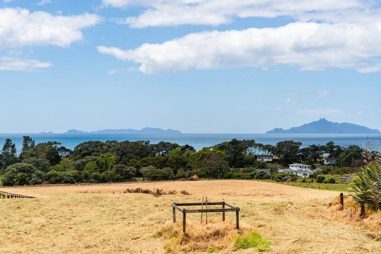 Photo of property in 51 Cullen Road, Waipu, 0582