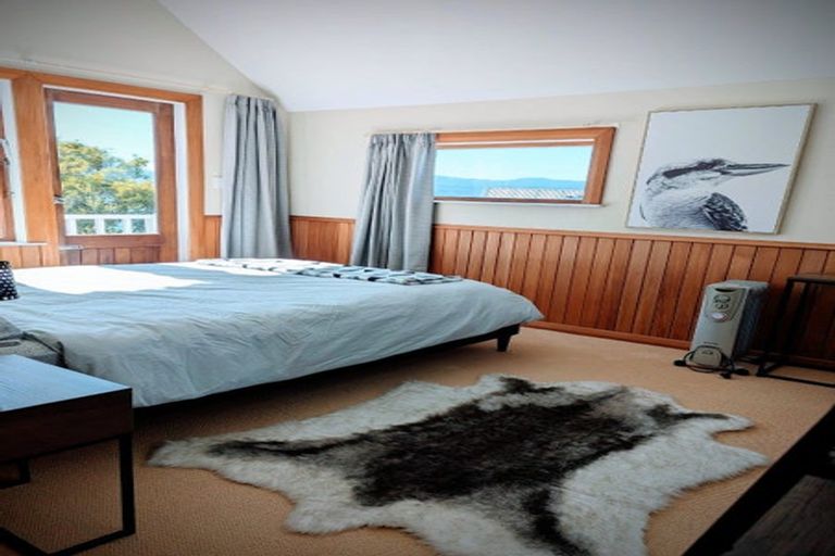 Photo of property in 172 Nevay Road, Karaka Bays, Wellington, 6022