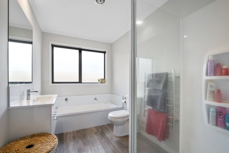 Photo of property in 12 Stingray Drive, Omokoroa, 3114