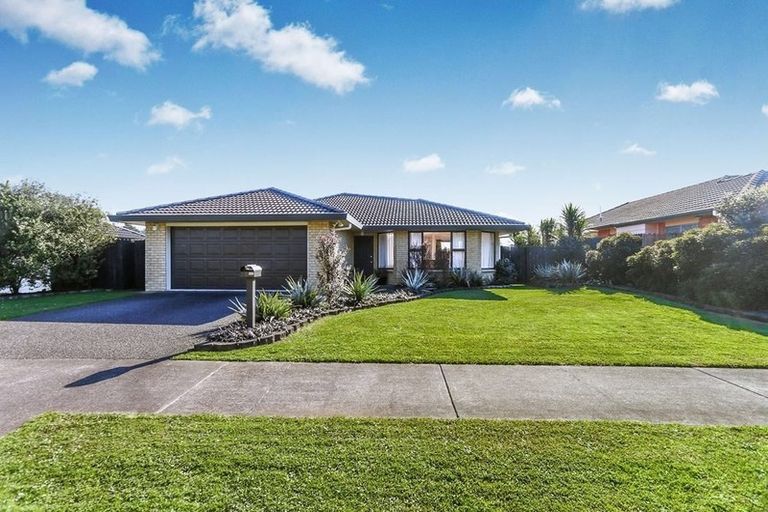 Photo of property in 6 Apsley Rise, Henderson, Auckland, 0612