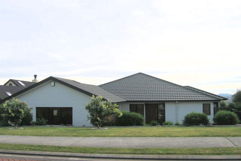 Photo of property in 23 Brooke Ridge Rise, East Tamaki Heights, Auckland, 2016