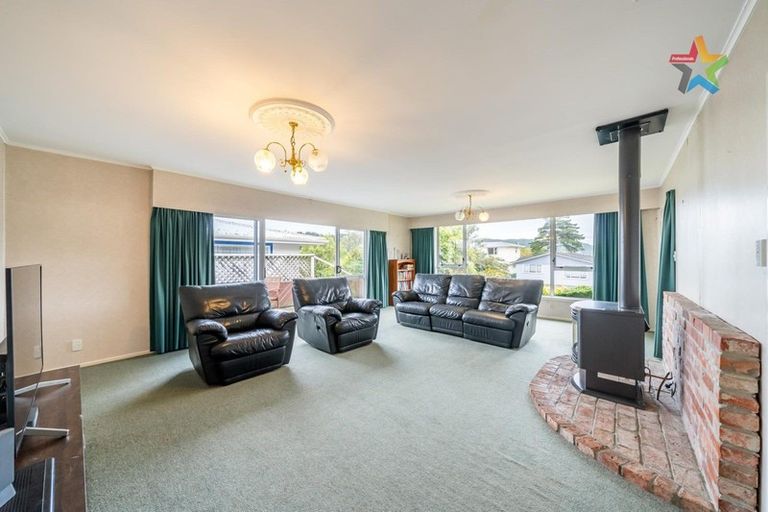 Photo of property in 16 Tanekaha Street, Stokes Valley, Lower Hutt, 5019