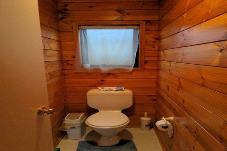 Photo of property in 2a Lauderdale Road, Birkdale, Auckland, 0626