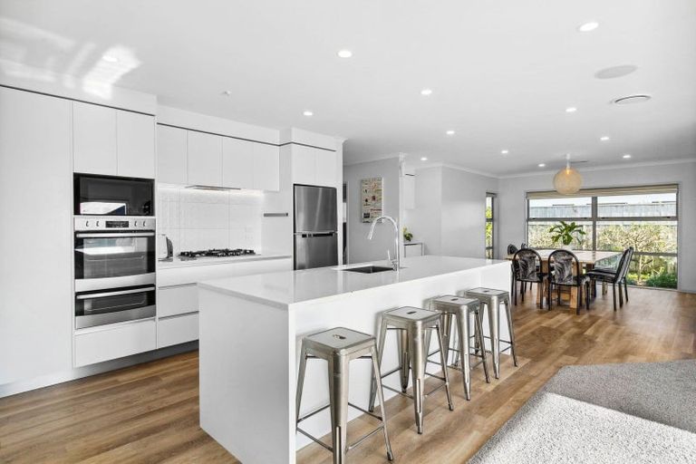 Photo of property in 6 Northpoint Way, Bell Block, New Plymouth, 4312