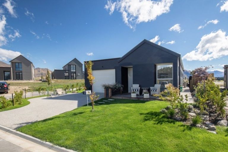 Photo of property in 24 Rocklands Court, Wanaka, 9305