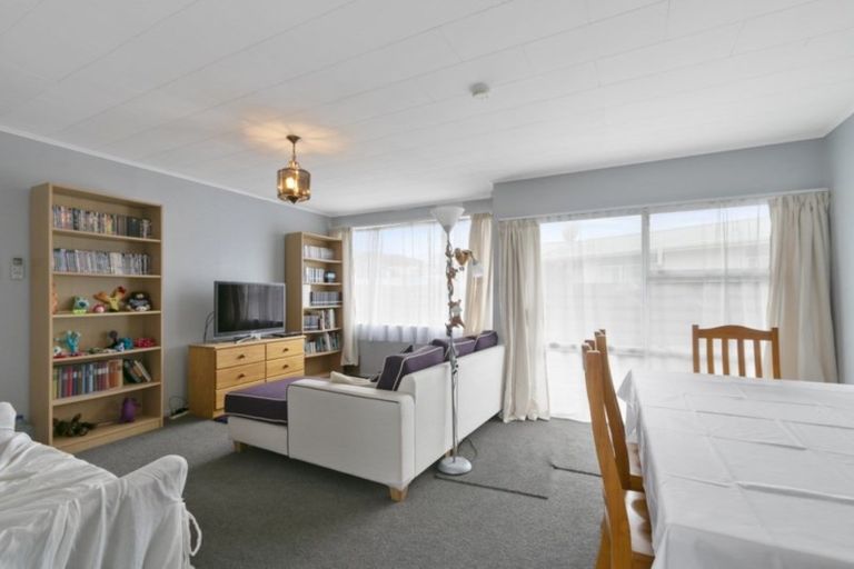 Photo of property in 252a Wellington Road, Wainuiomata, Lower Hutt, 5014