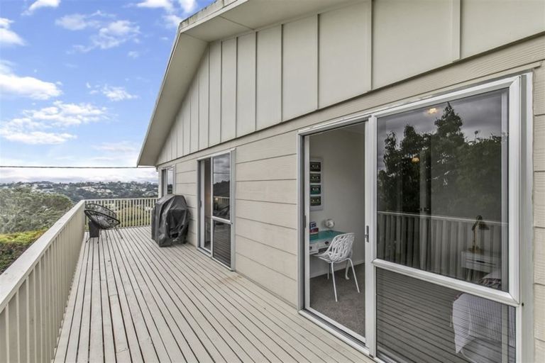 Photo of property in 2/16 Stanley Road, Glenfield, Auckland, 0629