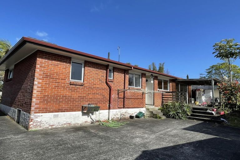 Photo of property in 17 Uppingham Crescent, Hillcrest, Auckland, 0627