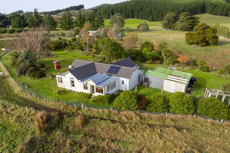 Photo of property in 1453a Masterton Castlepoint Road, Tauweru, Masterton, 5889