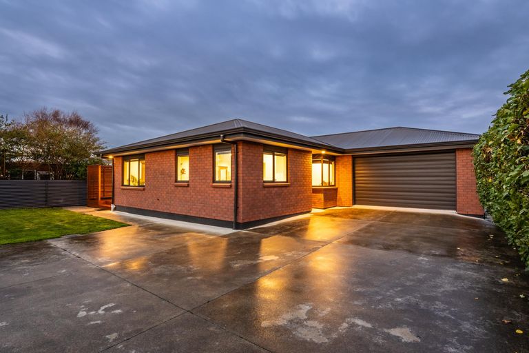 Photo of property in 702 Pioneer Highway, Takaro, Palmerston North, 4412