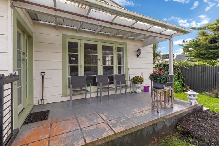 Photo of property in 43 Station Road, Marton, 4710