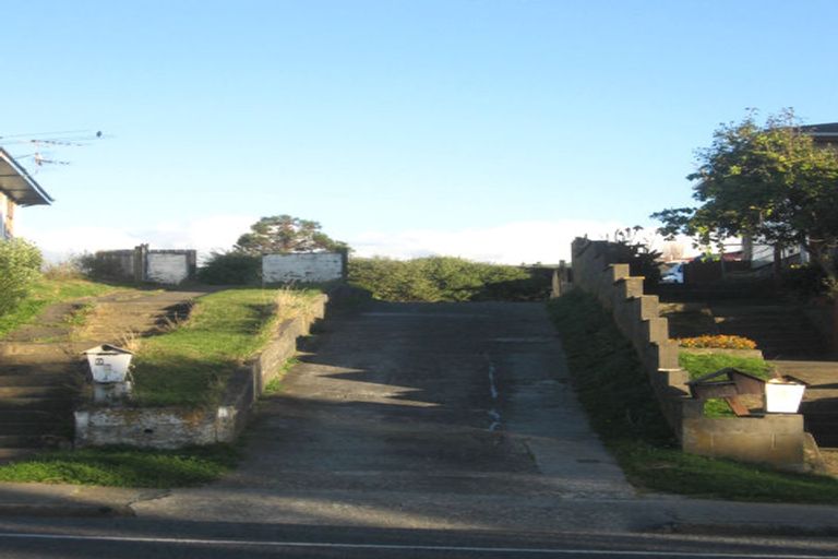 Photo of property in 100 Champion Street, Cannons Creek, Porirua, 5024