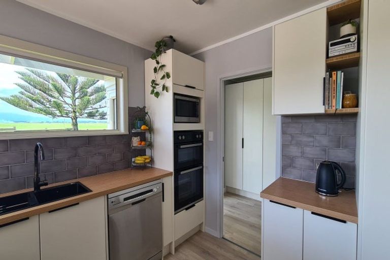 Photo of property in 3636 South Road, Opunake, 4682