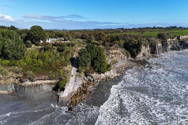 Photo of property in 2 Larsen Street, Cape Foulwind, Westport, 7892