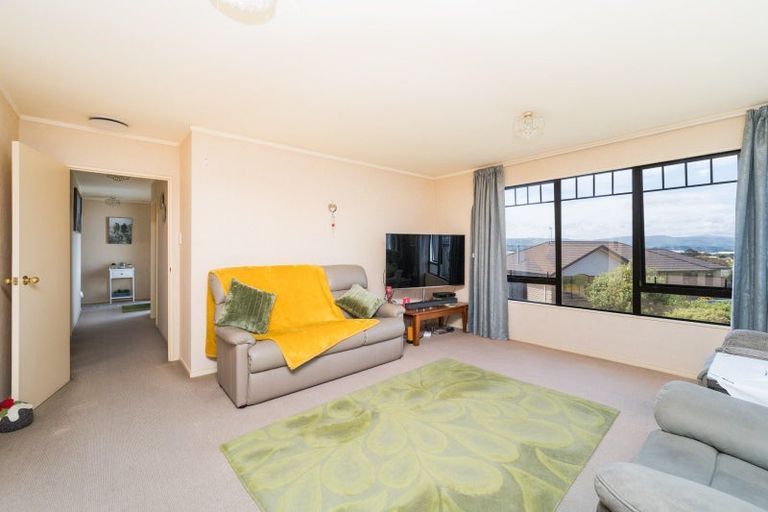 Photo of property in 14 Jordan Way, Kelvin Grove, Palmerston North, 4414