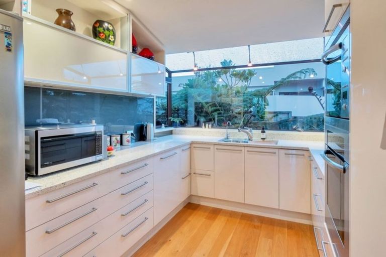 Photo of property in 9a Huntly Road, Campbells Bay, Auckland, 0630